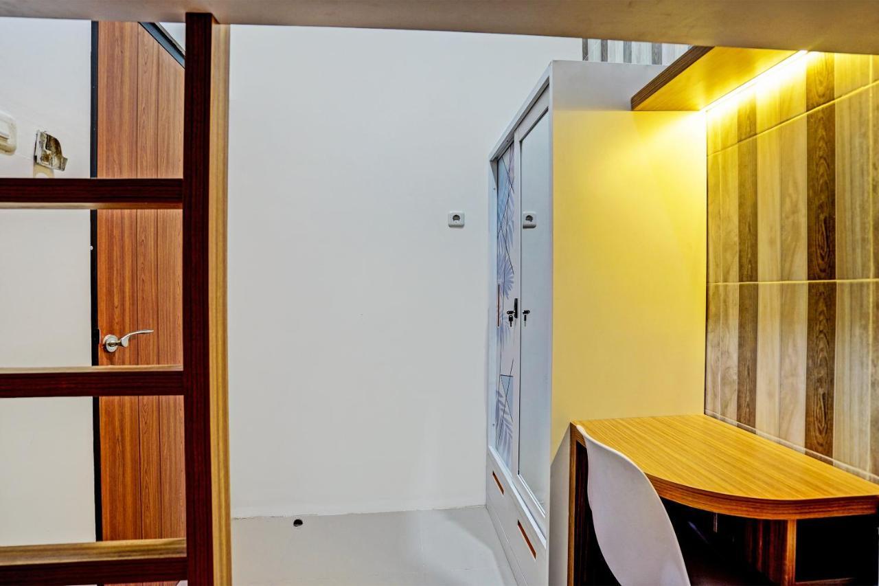 Oyo 92435 Sunlo Cozy Home Family Homestay Syariah スラバヤ エクステリア 写真