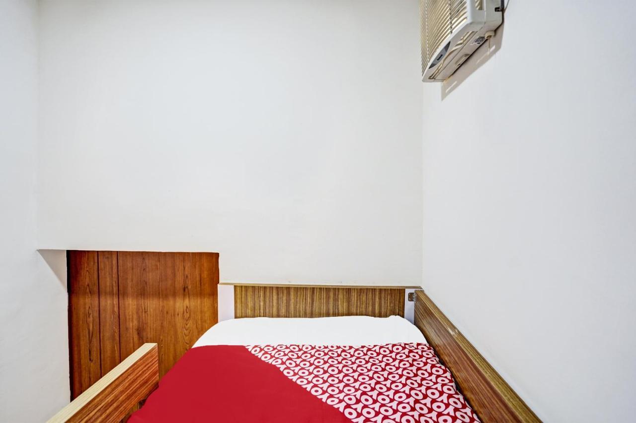 Oyo 92435 Sunlo Cozy Home Family Homestay Syariah スラバヤ エクステリア 写真