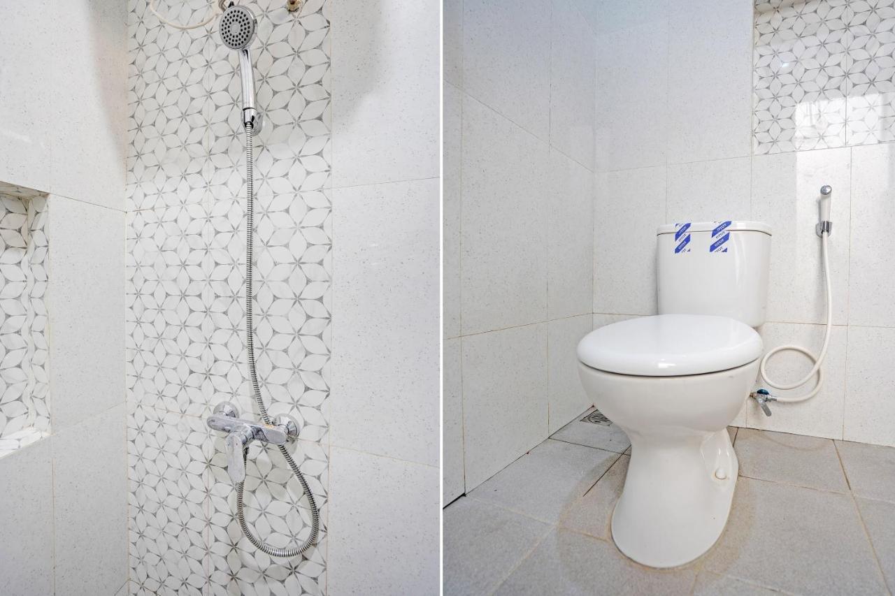 Oyo 92435 Sunlo Cozy Home Family Homestay Syariah スラバヤ エクステリア 写真