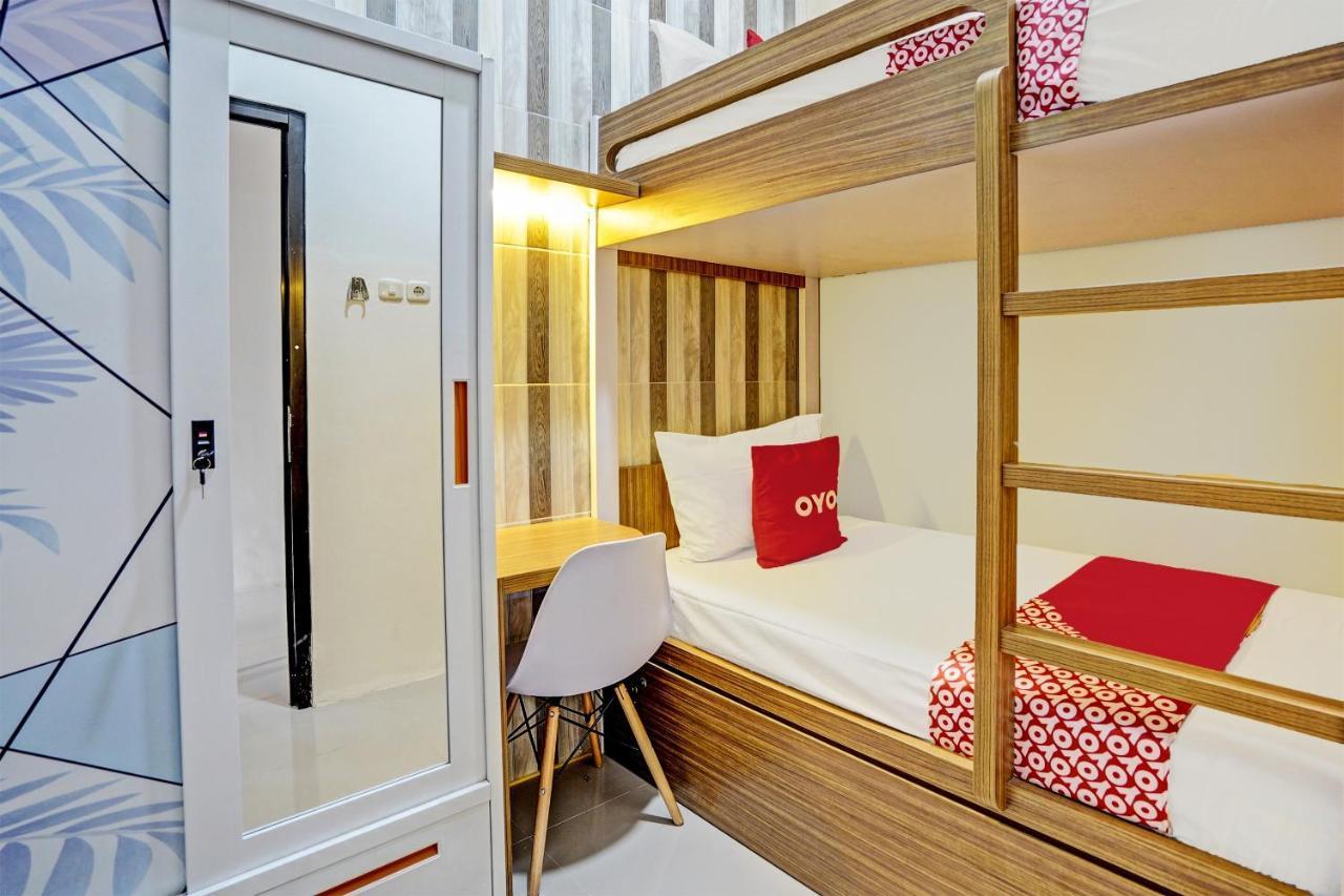Oyo 92435 Sunlo Cozy Home Family Homestay Syariah スラバヤ エクステリア 写真